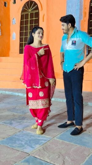 Muskan Yadav Instagram - Coming soon new song bnao sabhi reel ❤️ @muskanyadav4731 @shyamyada_v @singer_mahesh_khatana