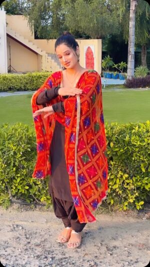 Muskan Yadav Instagram - Mera Song h Bna do sab log Reel