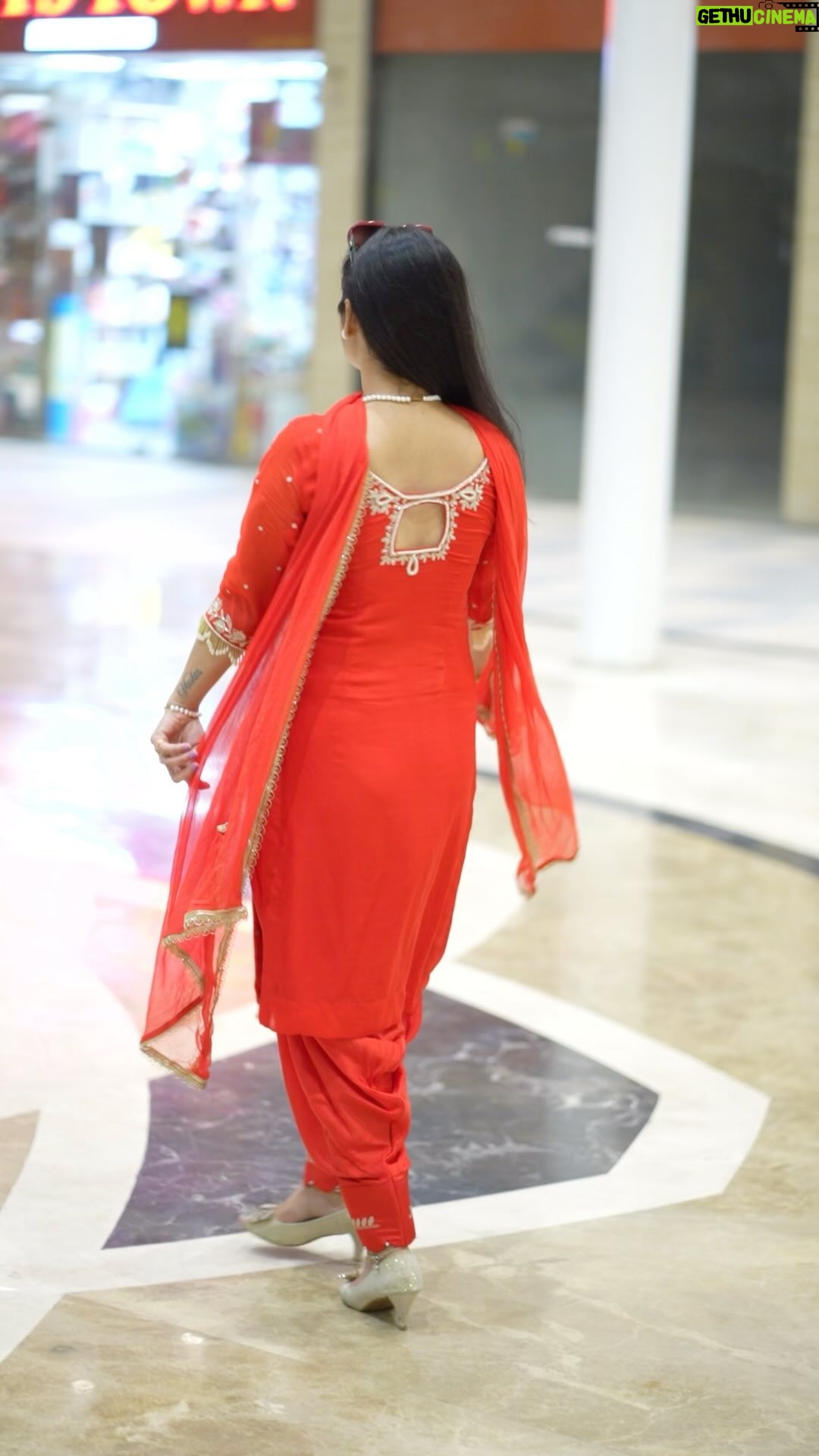 Muskan Yadav - 10.8K Likes - Mera Chand š„°