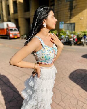 Myra Singh Instagram - Meet me where the sky touches the sea. 🌊☀️
.
.
.

.
.
#myrasingh #sun #sunshine #fashion #style #white #mermaid #mylittlemermaid
