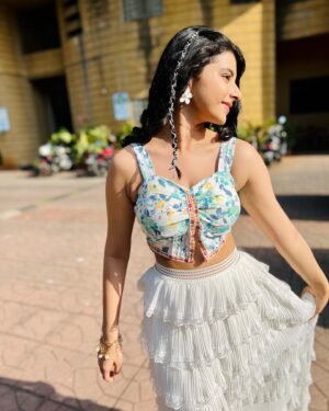 Myra Singh Instagram - Meet me where the sky touches the sea. 🌊☀️
.
.
.

.
.
#myrasingh #sun #sunshine #fashion #style #white #mermaid #mylittlemermaid