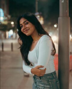 Actress Nandhithaa HD Photos and Wallpapers September 2024