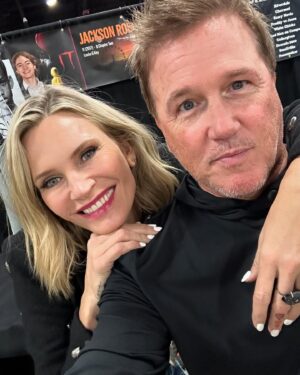 Natasha Henstridge Instagram - Just a few moments from my crazy last week! Happy Halloween! Plane trips, @wahorrorcon @dodgers and tournament’s … #scottsdale #washington old friends and new🤍🙏@Padevavra jewels always #nickcastle