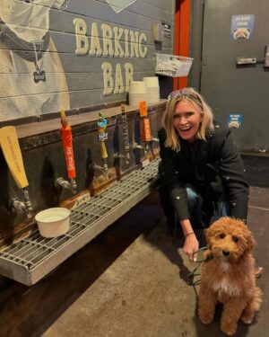 Natasha Henstridge Instagram - Just a few moments from my crazy last week! Happy Halloween! Plane trips, @wahorrorcon @dodgers and tournament’s … #scottsdale #washington old friends and new🤍🙏@Padevavra jewels always #nickcastle