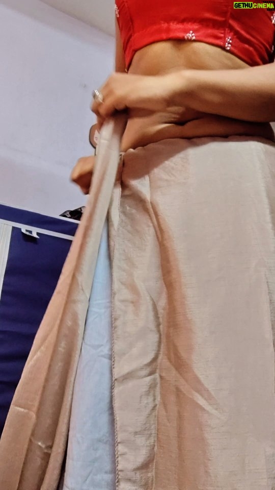 Neelam Singha - 416 Likes - Ami saree pora sikhchi š
