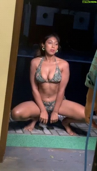 Neelam Singha - 1.3K Likes - Ladki bindassd hu š
#bikini #bold
#mdentertainment
@manishde_official