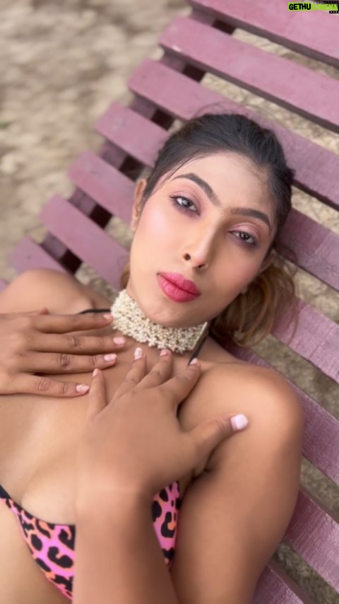 Neelam Singha - 1.9K Likes - Sardi mei garmi hai !!!!
Book me only for shoot