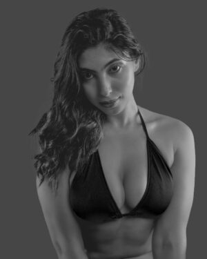 Neelam Singha Instagram - B & W 
Photography 📷 @soumendusengupta 
Makeup artist @salma.mollick.7739