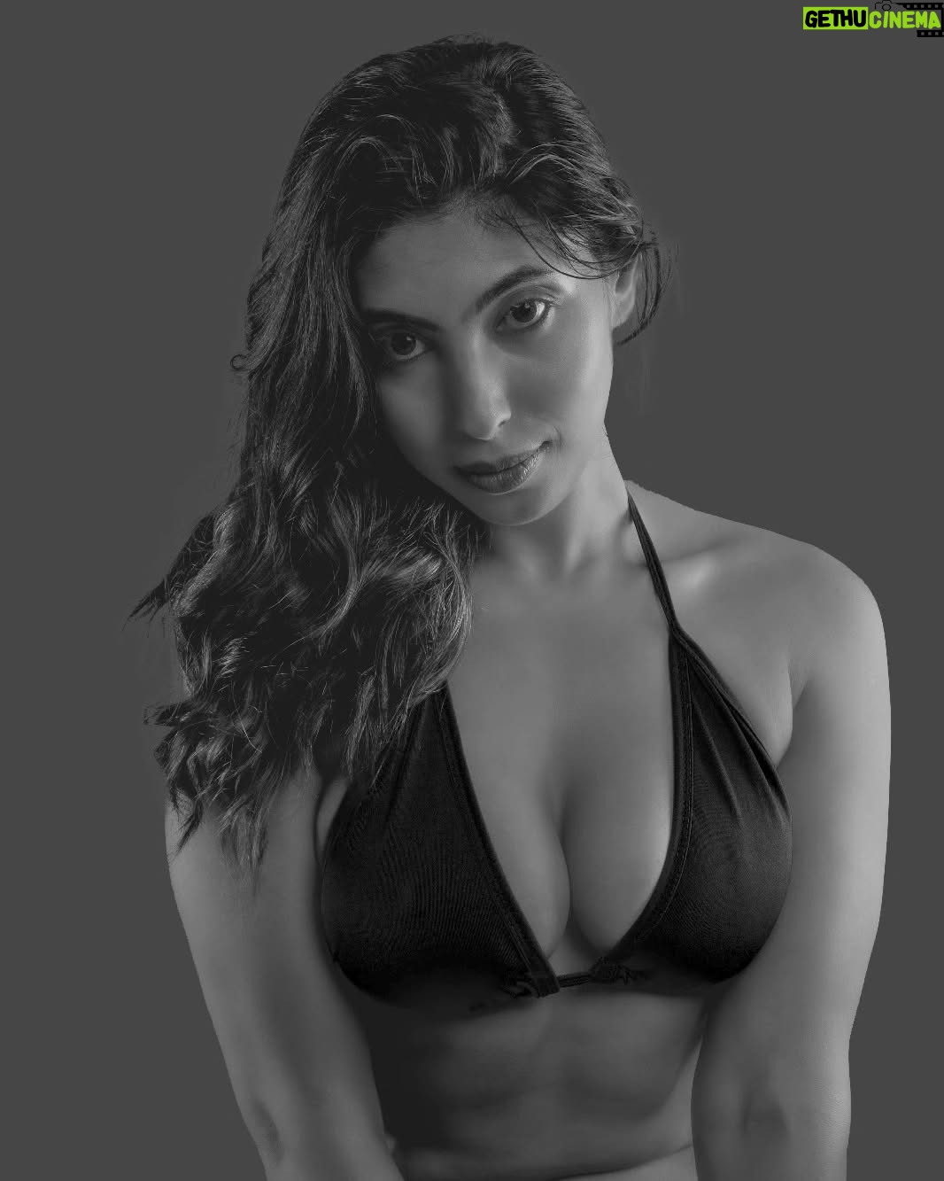 Neelam Singha - 432 Likes - B & W
Photography š· @soumendusengupta
Makeup artist @salma.mollick.7739