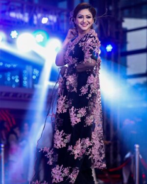 Nishat Priom Instagram - @ottdc_awards 
@dailystar_bd 
Wardrobe: @safiya_sathi ♥️
Jewellery : @rongoboti_online 
Makeover : @makeoverfinesse 
Photography: Sheikh Mehedi Morshed 

#Nishat_Priom #dailystarott #RedCarpetGlam
