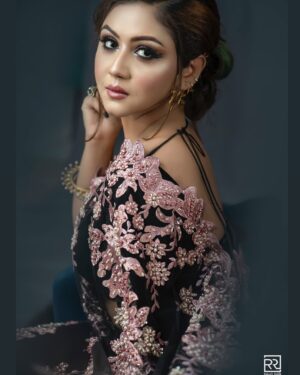 Nishat Priom Instagram - Red carpet look for @ottdc_awards 
@dailystar_bd 
Wardrobe: @safiya_sathi ♥️
Jewellery : @rongoboti_online 
Makeover : @makeoverfinesse 
Photography: @rakesh_rakib_ll 

#Nishat_Priom #dailystarott #RedCarpetGlam #nishat #priom #actress #bangladeshiactress #dailystar #glamlook