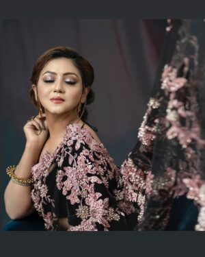 Nishat Priom Instagram - Red carpet look for @ottdc_awards 
@dailystar_bd 
Wardrobe: @safiya_sathi ♥️
Jewellery : @rongoboti_online 
Makeover : @makeoverfinesse 
Photography: @rakesh_rakib_ll 

#Nishat_Priom #dailystarott #RedCarpetGlam #nishat #priom #actress #bangladeshiactress #dailystar #glamlook