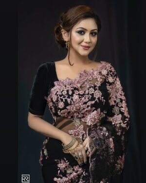 Nishat Priom Instagram - Red carpet look for @ottdc_awards 
@dailystar_bd 
Wardrobe: @safiya_sathi ♥️
Jewellery : @rongoboti_online 
Makeover : @makeoverfinesse 
Photography: @rakesh_rakib_ll 

#Nishat_Priom #dailystarott #RedCarpetGlam #nishat #priom #actress #bangladeshiactress #dailystar #glamlook
