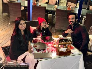 Nitya saxena Instagram - About the beautiful last night ❤️
Best time is Family time 🥰😇

@viyaofficial @nitya.saxena1186 #family #familytime #anniversary #12thweddinganniversary