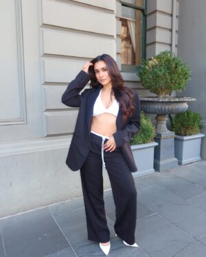 Nityaami Shirke Instagram - Leavin’ the kind of blazer trail where no maps are needed 💼⚡️

#suitup #lifestyle #fashion #melbourne