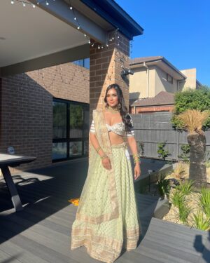 Nityaami Shirke Instagram - Golden hour on desi skin, will always be elite 🧚🏼

#desi #golden #explore #lehenga #fyp