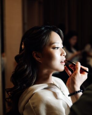 Onic Vior Instagram - Our TingJing Ceremony. L’amour de ma vie
.
.
MUA : @kunsoomakeupartist 
Dress : @etiquette_white