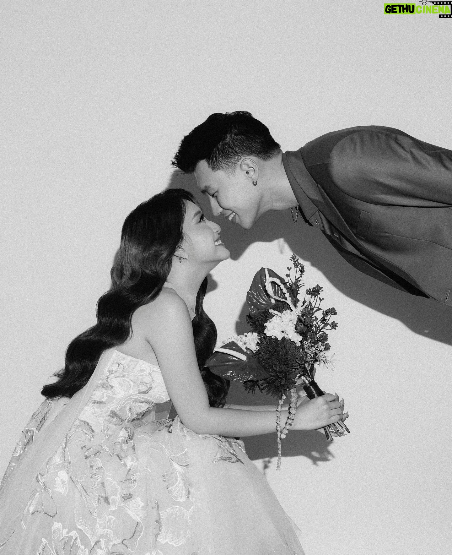 Onic Vior - 1.2 Million Likes - 20 days to #VioreverwithVincent 💫
.
.
Official Photo & Video @axioo
Photographer @tonnyvalenzio #axiooTonny
Video Director @bystevengun #axiooStevenGun
Stylist @ongjessicaellen
MUA @feliciasasongko
Hair @pujahairdo
Vior’s dress @monalease @the.proposal.bridal
Vincent’s suit @sasdesigns
Florist @clarkia.floristry @clarkia.project
Venue @thesultanhoteljkt
Hashtag @hashtagtalks.id