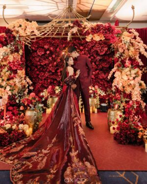 Onic Vior Instagram - Our Magical Sangjit Day🏮💍
.
.
Organize @maxima_pro
Concept & Styling @themajestic.project
Decoration @steve_decor
Hantaran styling @themajestic.project
Cheongsam @stellalunardy 
Changsan @wonghangtailor @samuelwongso 
All accessories @leciel.design
Makeup @kunsoomakeupartist
Sangjit heels @sachlirene_id @sachlirene_tfota
Gown moms @cynthiatan__ 
Jewelery moms @diamondnco.id
Makeup moms @sherlykartika
Lighting system @delight_jkt 
Hampers @eloquence__id 
Photograph @axioo
Video @axioo
Nails @shanail.id
Cake @barley.cake
Master of ceremony @aldoorusli
Venue @intercontinentaljakarta 
.
#VIOReverwithVINCENT
