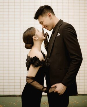Onic Vior Instagram - 20 days to #VioreverwithVincent 💫
.
.
Official Photo & Video @axioo 
Photographer @tonnyvalenzio #axiooTonny
Video Director @bystevengun #axiooStevenGun
Stylist @ongjessicaellen 
MUA @feliciasasongko 
Hair @pujahairdo 
Vior’s dress @monalease @the.proposal.bridal
Vincent’s suit @sasdesigns
Florist @clarkia.floristry @clarkia.project
Venue @thesultanhoteljkt
Hashtag @hashtagtalks.id