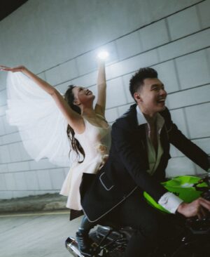 Onic Vior Instagram - 20 days to #VioreverwithVincent 💫
.
.
Official Photo & Video @axioo 
Photographer @tonnyvalenzio #axiooTonny
Video Director @bystevengun #axiooStevenGun
Stylist @ongjessicaellen 
MUA @feliciasasongko 
Hair @pujahairdo 
Vior’s dress @monalease @the.proposal.bridal
Vincent’s suit @sasdesigns
Florist @clarkia.floristry @clarkia.project
Venue @thesultanhoteljkt
Hashtag @hashtagtalks.id