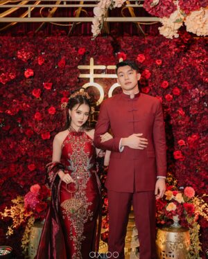 Onic Vior Instagram - Our Magical Sangjit Day🏮💍
.
.
Organize @maxima_pro
Concept & Styling @themajestic.project
Decoration @steve_decor
Hantaran styling @themajestic.project
Cheongsam @stellalunardy 
Changsan @wonghangtailor @samuelwongso 
All accessories @leciel.design
Makeup @kunsoomakeupartist
Sangjit heels @sachlirene_id @sachlirene_tfota
Gown moms @cynthiatan__ 
Jewelery moms @diamondnco.id
Makeup moms @sherlykartika
Lighting system @delight_jkt 
Hampers @eloquence__id 
Photograph @axioo
Video @axioo
Nails @shanail.id
Cake @barley.cake
Master of ceremony @aldoorusli
Venue @intercontinentaljakarta 
.
#VIOReverwithVINCENT
