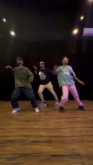 Paal Dabba Instagram - Had a great exchange with you @rajitdev sir. See you real soon. ✨🤘🏽

@perysheetal17 📽️ thank you for saving us from the edit 😅😜🙏🏽

#afro #hiphop #choreography #bobdaddychallenge #fresh #isaacnaveen #bfabdancecrew #loveisthekey