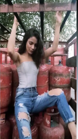 Palak Singh Instagram - Ye Kaha aagye hum😝😜.
.
#reelinstagram #reelsvideo