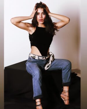 Palak Singh Instagram - EXPECT the bullshit,
But never ACCEPT it.😎.
.
.
Photographer-@_kalopsia.india
Concept and styling-@pritika_singh98 
Outfit top-@akritiandbhavna 
.
.
.
#blackforever #shoot #bitchass #dark #shein #shootlife #photography #model #modellife
