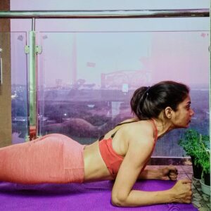 Palak Singh Instagram - Kyaa aap flexible ho??
.
.
Outfit-@nikewomen
.
.
#selfcare #selflove #poses #eveningvibes #instasports #nike