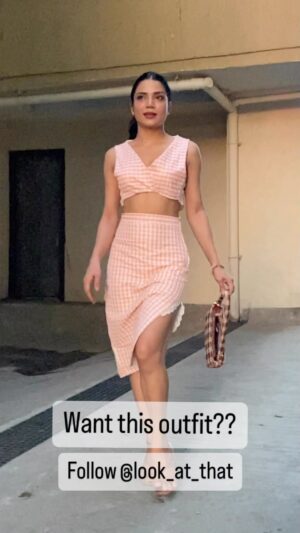 Palak Singh Instagram - Want this outfit 
Follow @look_at_that.official

#lookatthat #designedoutfit #designer #pritikasingh