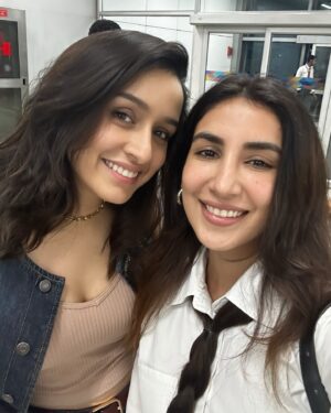 Parul Gulati Instagram - Met the asli malkin of the “choti” shraddhu 🥰🥰

@shraddhakapoor ⭐️