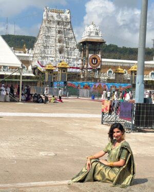 Parul Gulati Instagram - A trip to Tirupati to offer my heartfelt gratitude for the most incredible year. It’s been a journey of ups and downs, but every twist and turn has brought lessons that I’ll carry forever. I’m beyond grateful to have had the chance to visit this sacred place with my mum, by my beloved by my side ♥️

#tirupati #tirupatibalaji #balajitemple