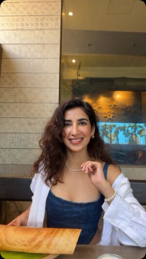Parul Gulati Instagram - Dosa lovers in the house , put dosa GIFs in the comment section to show your love for dosa 🤓

@yashrajmukhate love this one man 

#dosalover