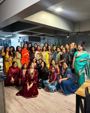 Parul Gulati Instagram - Happy Diwali from us to you 🪔

Team @nishhair