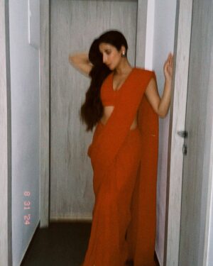 Parul Gulati Instagram - Gulati hai magar jaane ka nahi

Wearing @adabymehar