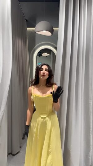 Parul Gulati Instagram - Dubai Malkin has arrived in your city with Nish Hair & we are here to stay….

#nishhair #nishhairdubai