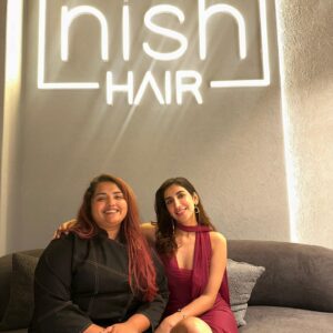 Parul Gulati Instagram - I came , i saw ,i conquered 

An evening to remember with my favourites 

#nishhair #nishhairdubai
