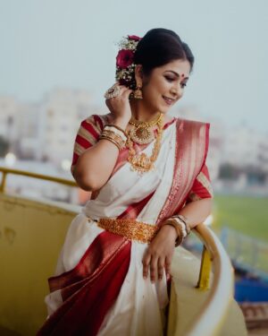 Payel De Instagram - সান বাংলার প্রাণের উৎসব দেখতে ভুলবেন না আজ ঠিক সন্ধ্যে ৭টা থেকে, আছে অনেক চমক, চোখ রাখুন। 

📷 : @myself_suvam 
💄 : @makeup_artist_loku
🔗: @rudrakshprnads 

#PranerUtsav #SunBangla