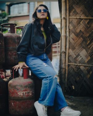 Payel De Instagram - Uhhhhlalaaaaaaaah 🤙🏻

📷 : @argha_giri 
👕 : @moodswings_styles 
🔗 : @rudrakshprnads 

#photooftheday #portraits #trending #explorepage #explore_calcutta #instafashion #winterfashion #winteroutfit #instadaily #kolkata #follow