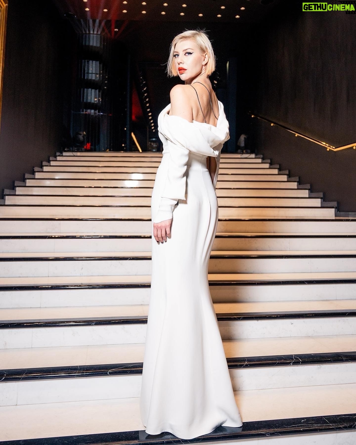 Polina Goudieva - 3 Likes - Today is the birthday🎂 of one of my favorite theaters -Crave Cabaret❣️I’m so happy that a part of me stayed in its walls with an anthem I wrote for the theater, that opens the show every night.
It felt like a mini life, performing on that stage and expressing a different side of me, among the amazing creative troupe. I’ve seen many shows around the world, but there is nothing like Crave. HBD @cravemoscow ❤️