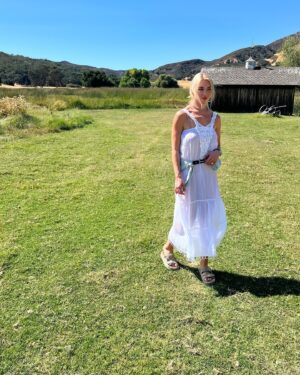 Polina Goudieva Instagram - Not a country girl but waking up and falling asleep stargazing on a 7000 acre rancho has it’s  x 🤍 #pasorobles