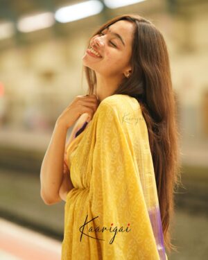 Pooja Shanka Instagram - 💜💛

Saree - @kaarigai.sarees 
Photography - @p2click.in