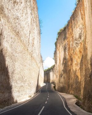 Priyanka Arya Instagram - Somewhere far away 

Bali | travel | indonesia | bali tour | uluwatu