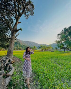 Priyanka Bharali Instagram - The earth laughs in flowers🌼🌼

#newpost #performer #singer #assam #priyankabharalilive #priyankabharalifanclub #priyankabharaliofficial #priyankabharali 
#thankfulgratefulblessed #instagram #instagood #instamood #instacool #instanature #nature #naturelovers #guwahati #mayong 
#🧿🙏♥️ #viral #viralpost