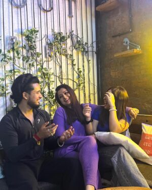 Priyanka Bharali Instagram - Surrounded by love, lifted by support, and bonded by endless laughter🫰🤗🧿

#brothersisterlove #family #fun #happymoments #foreverbond #thankfulgratefulblessed #priyankabharali #priyankabharaliofficial #priyankabharalifanclub #newpost #instagood #instalike #instagram #insta #instalove #instafun #🤗🫂🧿