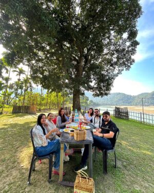 Priyanka Bharali Instagram - Simplicity makes me happy 😊🫶🧿

P.C- @amar4441 📸😃👍✌️

#happy🧿 #newpost #happiness🧿 #family #funtime #thankfulgratefulblessed #🙏🫶🧿