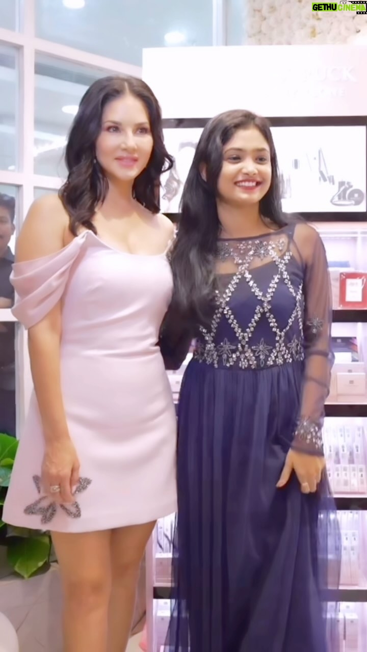 Priyanka Sanam - 74.9K Likes - It was a lovely meeting with @sunnyleone at @indulgebridalmall_bhubaneswar. I m in love❤️ with @starstruckbysl
If you wanna buy any of these products now you can get those in any nearest Indulge salon.