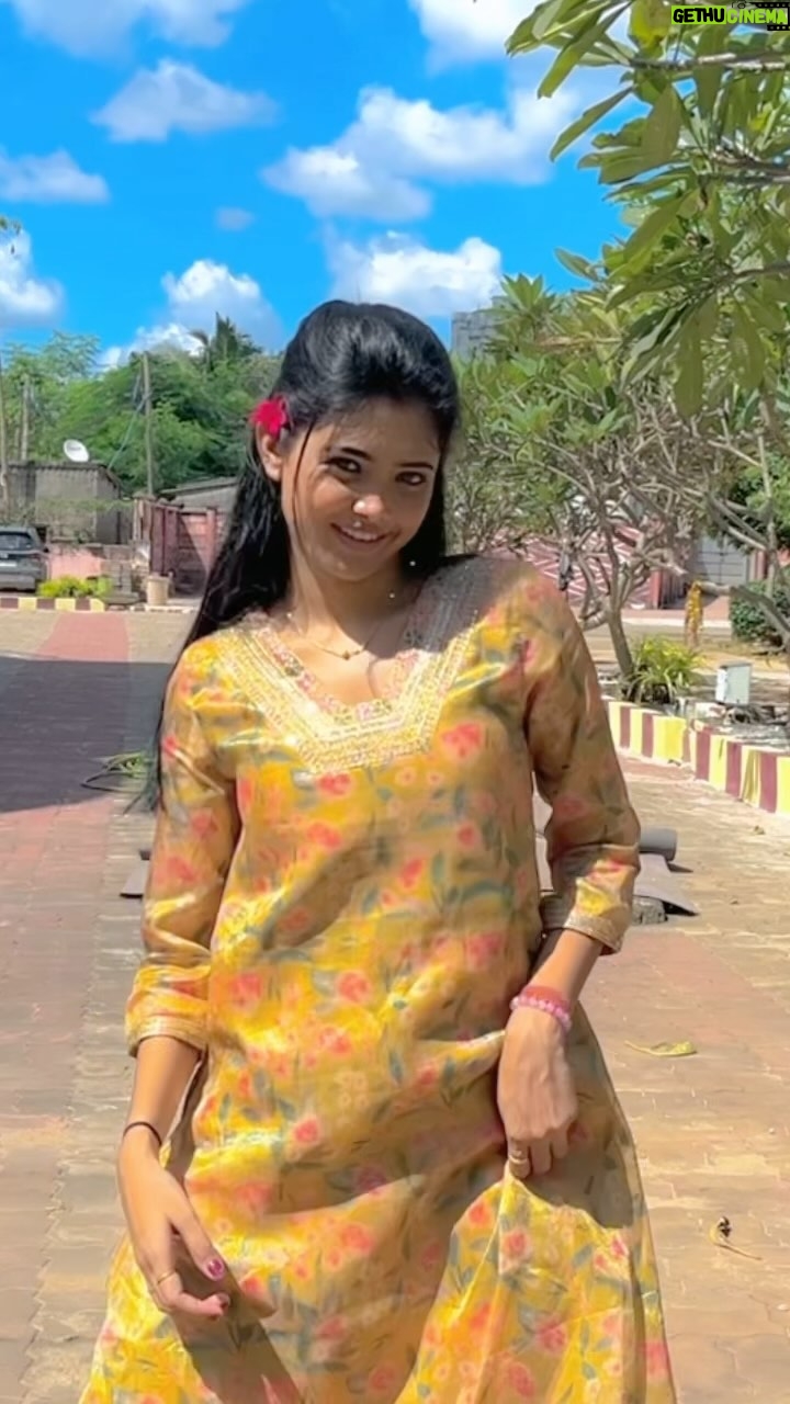 Priyanka Sanam - 52.7K Likes - Devara fever 🤒 #priyankasanam
#odisha #odia #reelsindia #trendingreels #reels #trend #trendingsongs #dance