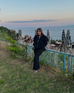 Rakhee Vaswani Instagram - Me 🤝 Bollywood Songs😍🫶🏻 

(Old bollywood Songs, travel, travelling, explore, explore page, fyp)

#travelwithrakhee #travelling #fyp #fypage #fypシ #trending #bollywood #bollywoodsongs #oldbollywood #travelphotography #sunset